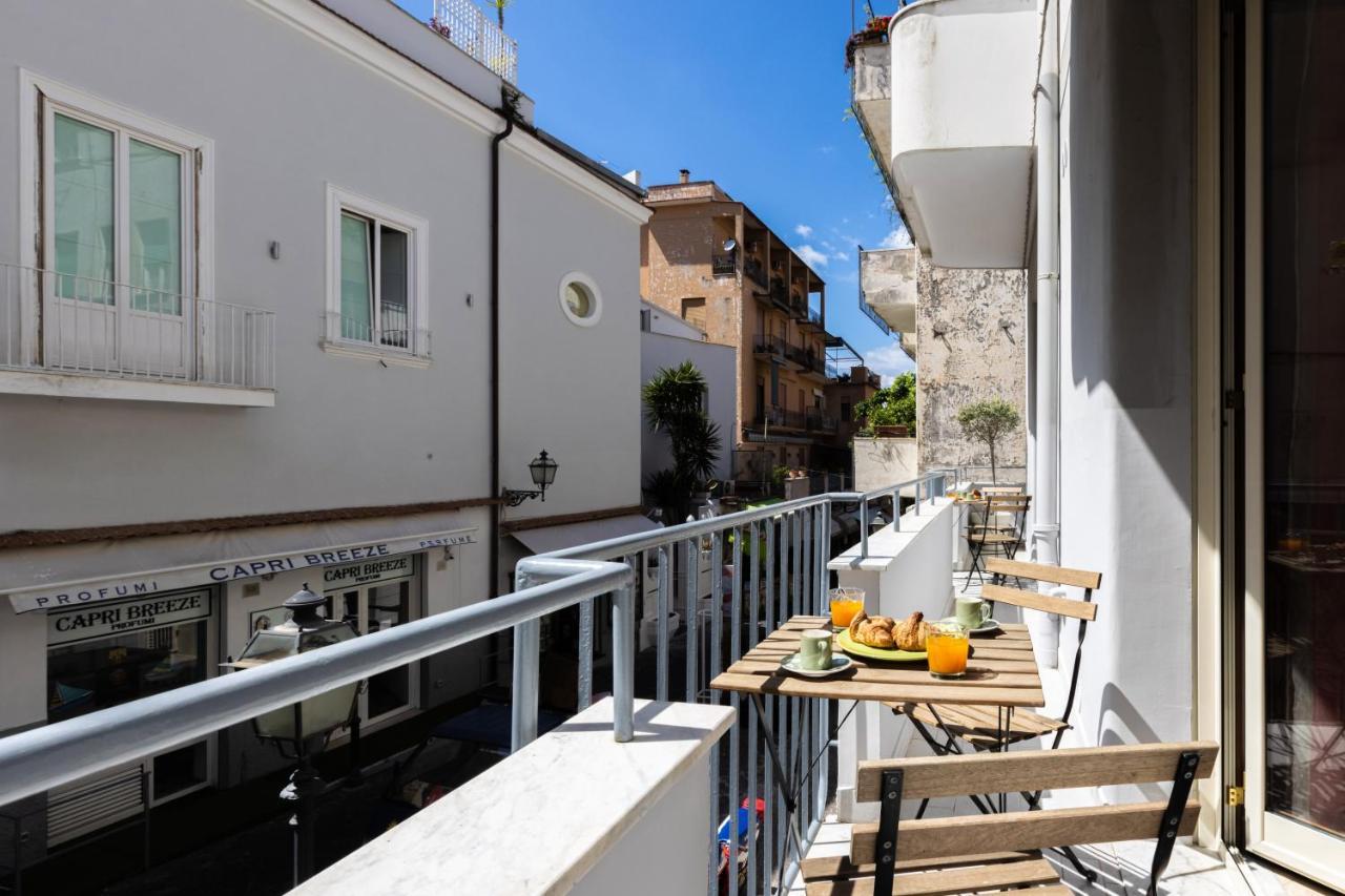 Sorrentovibes - Spacious 3 Bedrooms Apartment In Sorrento Oldtown Dış mekan fotoğraf