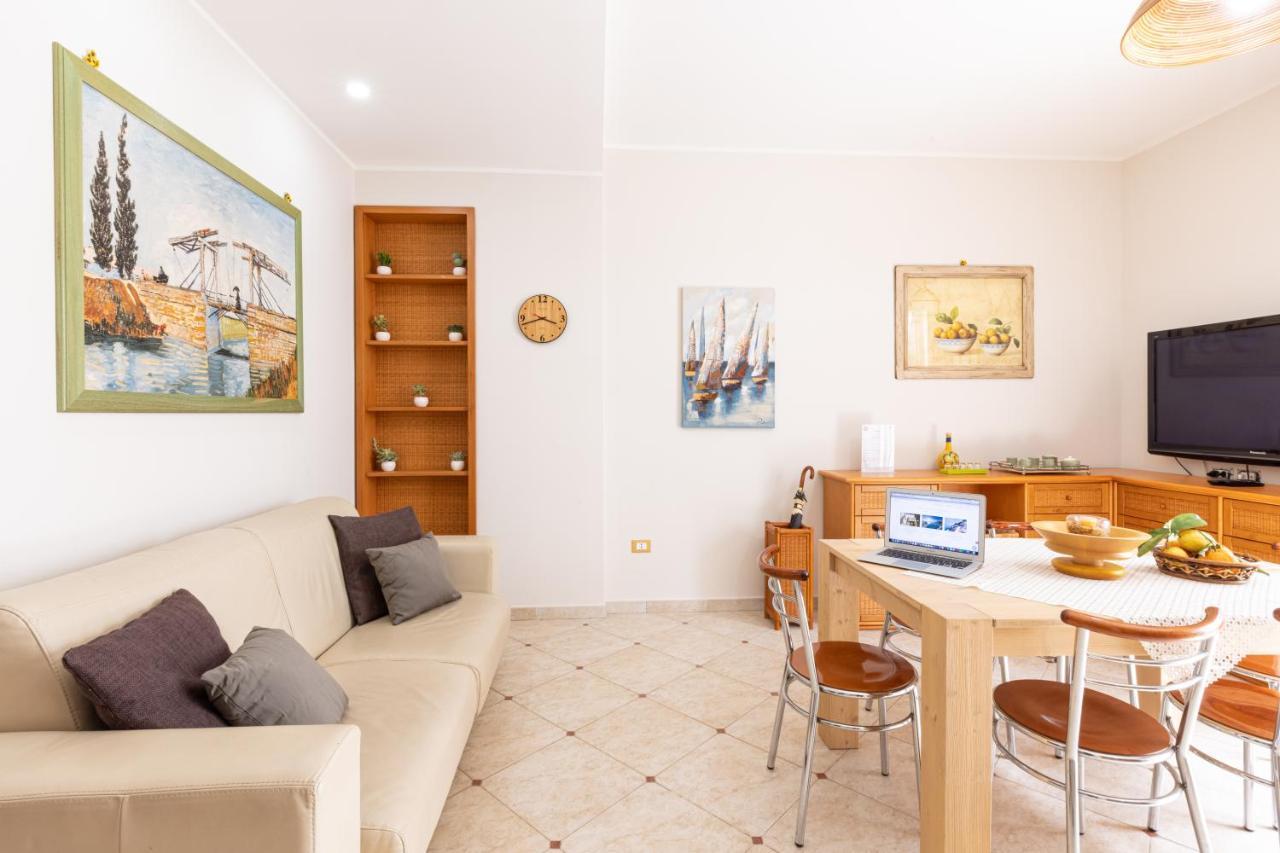 Sorrentovibes - Spacious 3 Bedrooms Apartment In Sorrento Oldtown Dış mekan fotoğraf