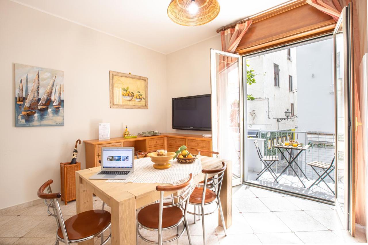 Sorrentovibes - Spacious 3 Bedrooms Apartment In Sorrento Oldtown Dış mekan fotoğraf
