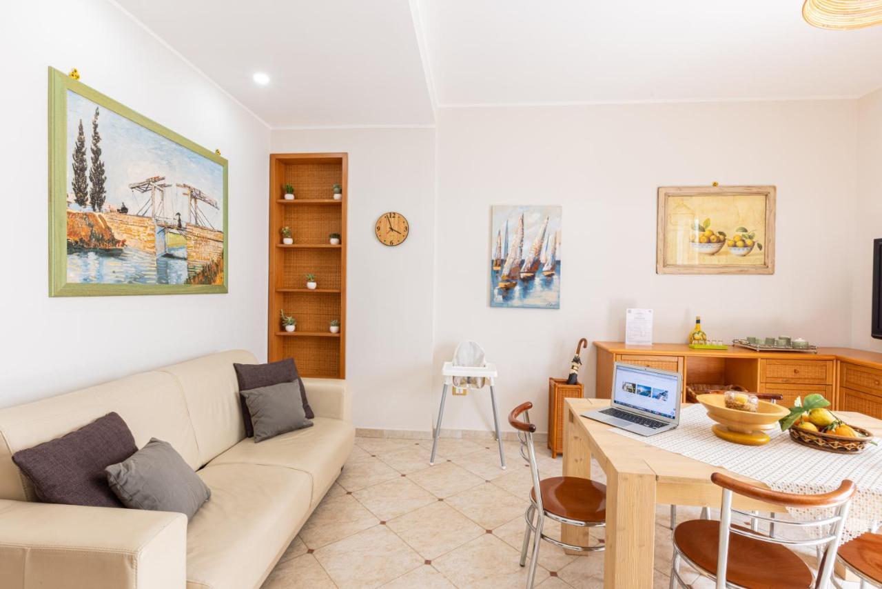 Sorrentovibes - Spacious 3 Bedrooms Apartment In Sorrento Oldtown Dış mekan fotoğraf